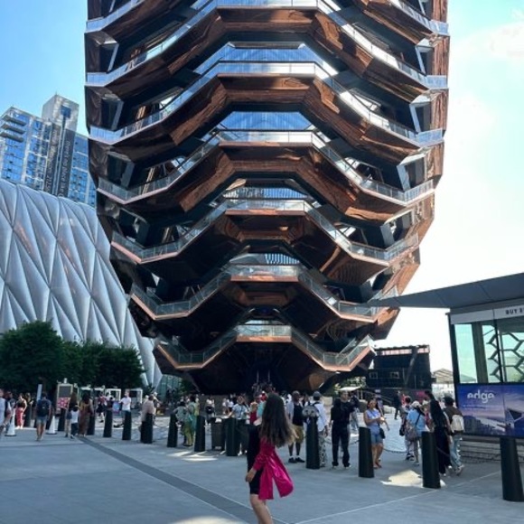 Meet your Posher, Gaby - Picture 1 of 1